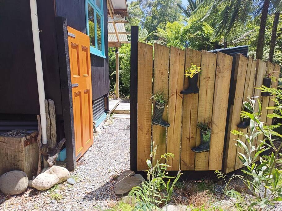 Gumboot Paradise Eco Stay Barrytown Extérieur photo